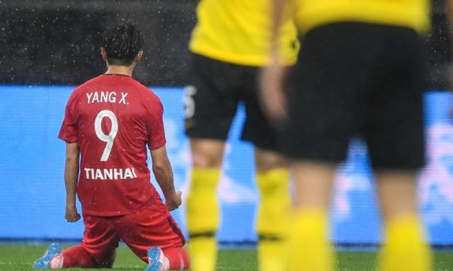 法甲摩纳哥补时争议手球绝杀里尔终结四连胜登顶引热议